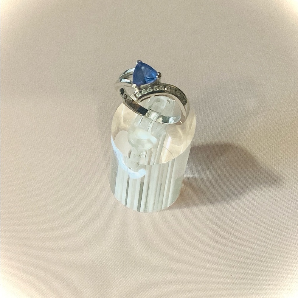 14k Gold Ring Natural Tanzanite and Diamond
